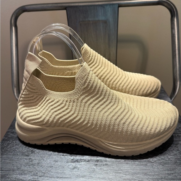 Alexis Bendel Beige Knit Slip-On Sneakers - Picture 1 of 11